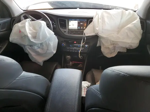 KM8J33A24JU720873 2018 HYUNDAI TUCSON - Image 8