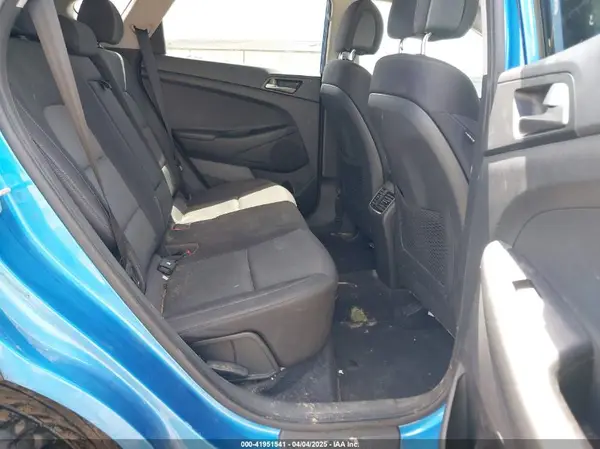KM8J33A24JU729749 2018 HYUNDAI TUCSON - Image 8