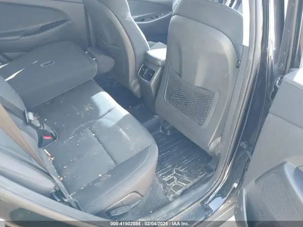 KM8J33A24JU767790 2018 HYUNDAI TUCSON - Image 8