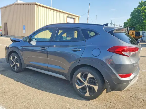 KM8J33A24JU784105 2018 HYUNDAI TUCSON - Image 2