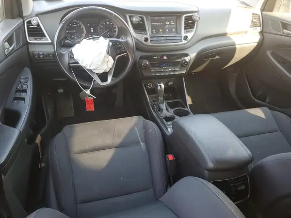 KM8J33A24JU784105 2018 HYUNDAI TUCSON - Image 8