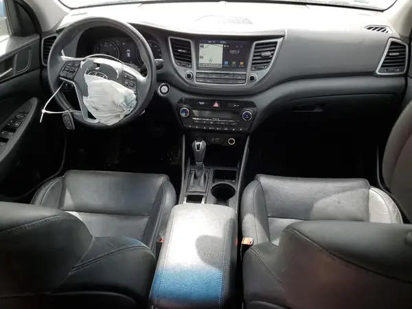 KM8J33A24JU784380 2018 HYUNDAI TUCSON - Image 8
