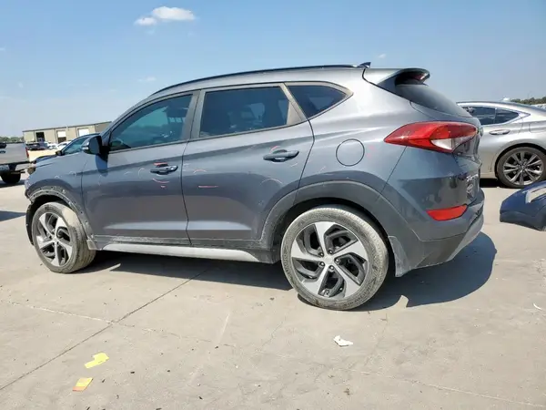 KM8J33A24JU807043 2018 HYUNDAI TUCSON - Image 2