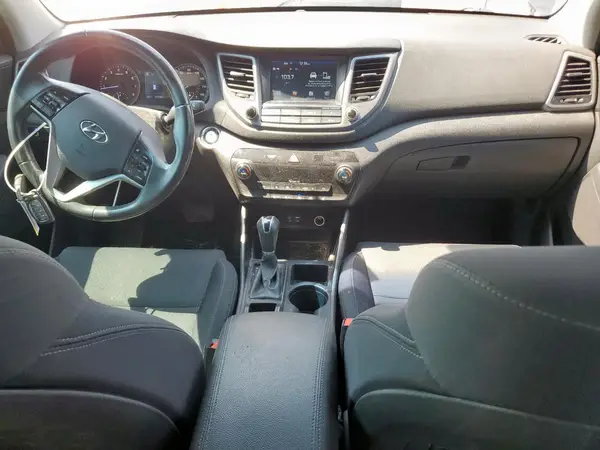 KM8J33A24JU807043 2018 HYUNDAI TUCSON - Image 8