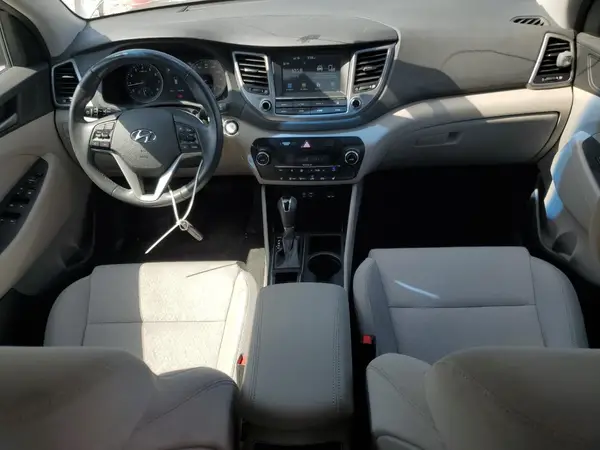 KM8J33A24JU820102 2018 HYUNDAI TUCSON - Image 8