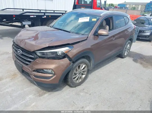 KM8J33A25GU034592 2016 HYUNDAI TUCSON - Image 2