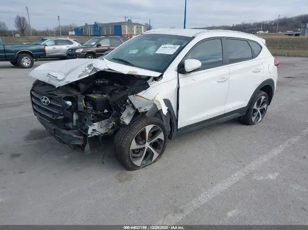 KM8J33A25GU088457 2016 HYUNDAI TUCSON - Image 2