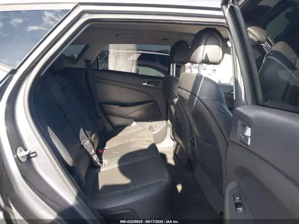 KM8J33A25GU126012 2016 HYUNDAI TUCSON - Image 8