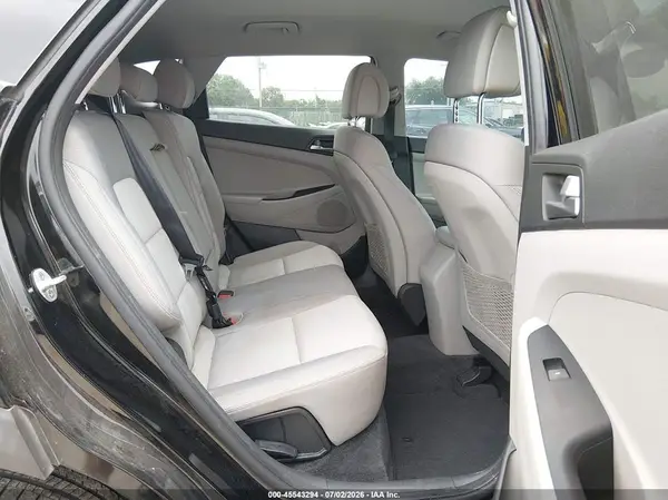 KM8J33A25GU163139 2016 HYUNDAI TUCSON - Image 8