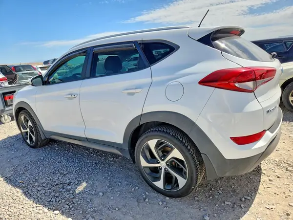 KM8J33A25GU230547 2016 HYUNDAI TUCSON - Image 2