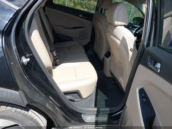 KM8J33A25GU263211 2016 HYUNDAI TUCSON - Image 8