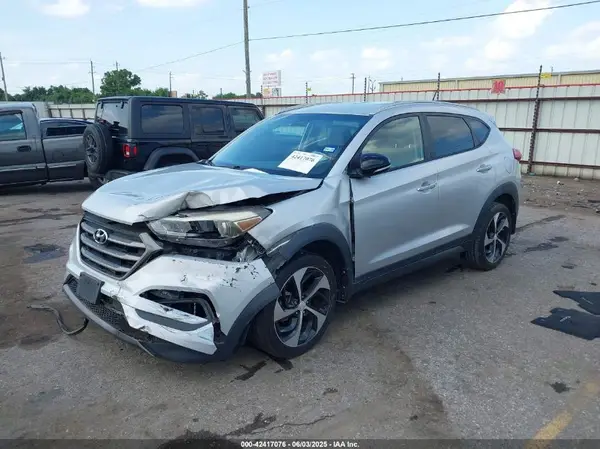 KM8J33A25GU268621 2016 HYUNDAI TUCSON - Image 2
