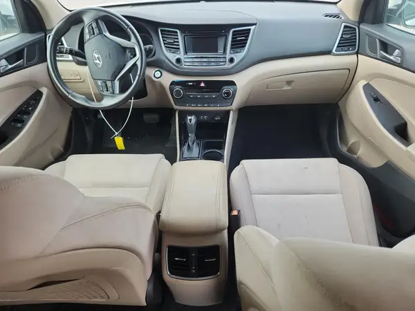 KM8J33A25HU274694 2017 HYUNDAI TUCSON - Image 8
