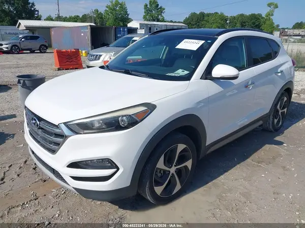 KM8J33A25HU283301 2017 HYUNDAI TUCSON - Image 2