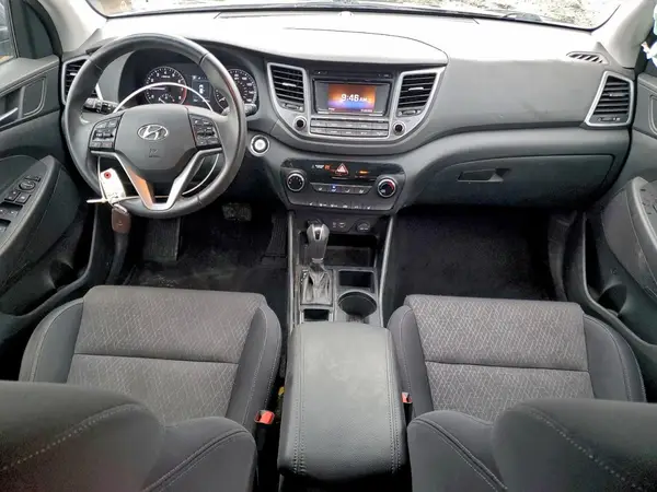 KM8J33A25HU284478 2017 HYUNDAI TUCSON - Image 8