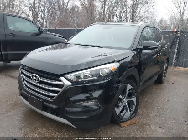 KM8J33A25HU289812 2017 HYUNDAI TUCSON - Image 2