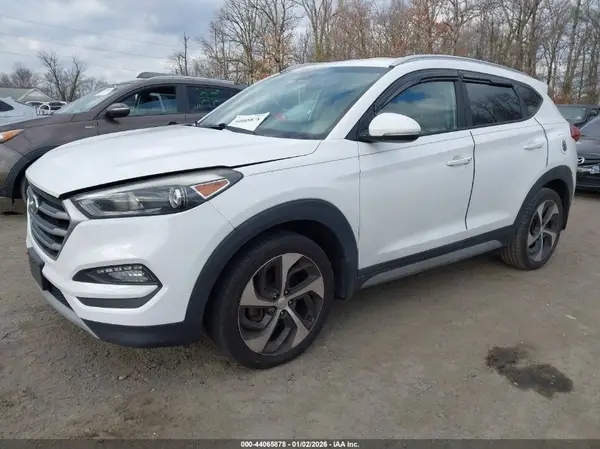 KM8J33A25HU290636 2017 HYUNDAI TUCSON - Image 2