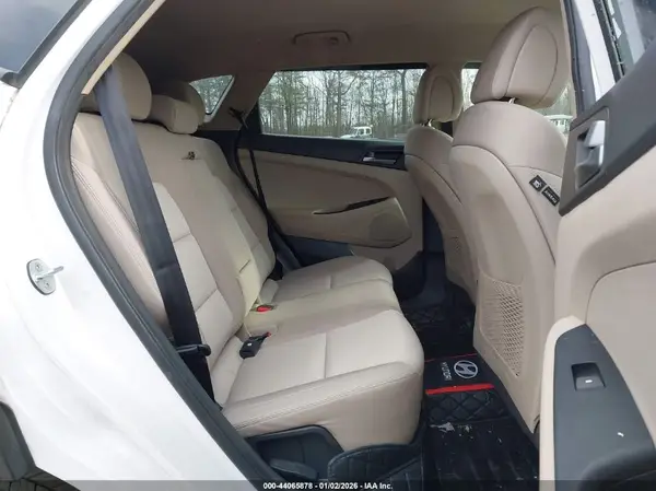 KM8J33A25HU290636 2017 HYUNDAI TUCSON - Image 8