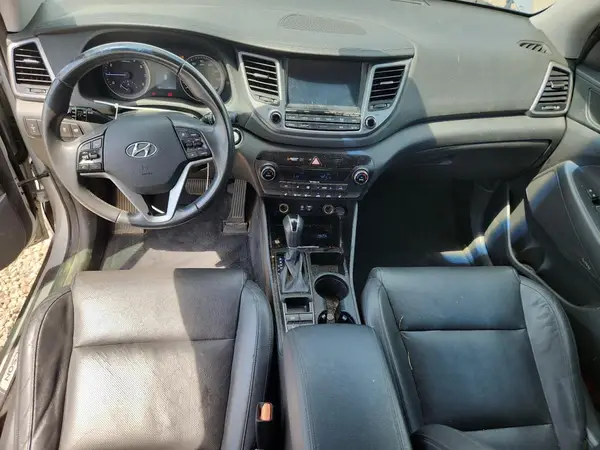 KM8J33A25HU301571 2017 HYUNDAI TUCSON - Image 8
