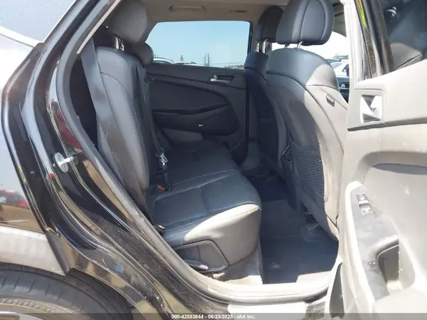 KM8J33A25HU314725 2017 HYUNDAI TUCSON - Image 8