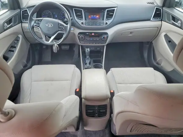KM8J33A25HU316779 2017 HYUNDAI TUCSON - Image 8