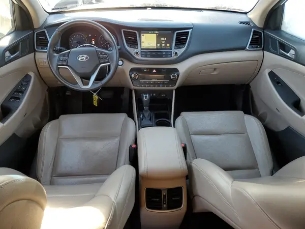 KM8J33A25HU320752 2017 HYUNDAI TUCSON - Image 8
