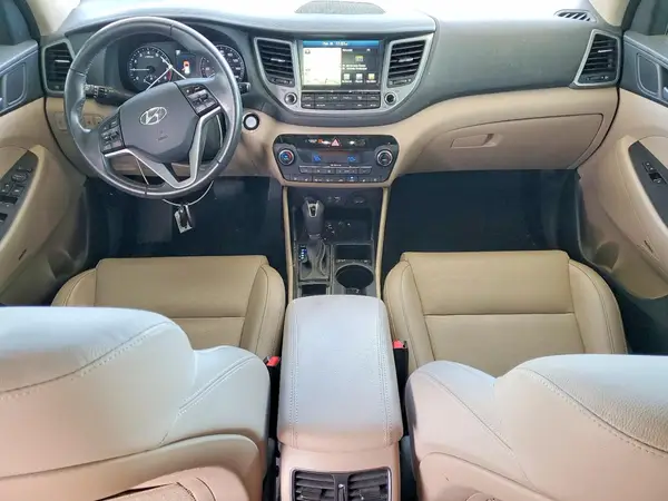 KM8J33A25HU321108 2017 HYUNDAI TUCSON - Image 8