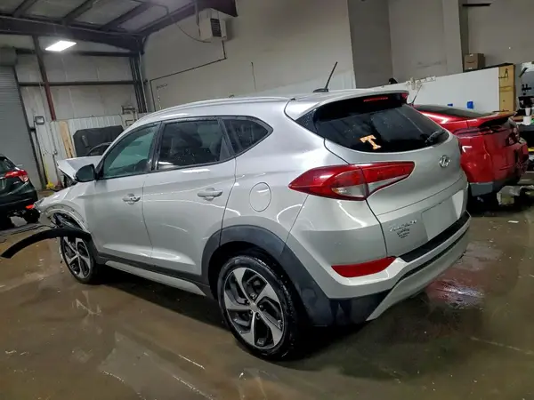 KM8J33A25HU321531 2017 HYUNDAI TUCSON - Image 2