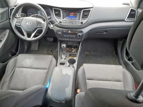 KM8J33A25HU321691 2017 HYUNDAI TUCSON - Image 8