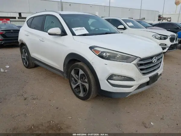 KM8J33A25HU328396 2017 HYUNDAI TUCSON - Image 1