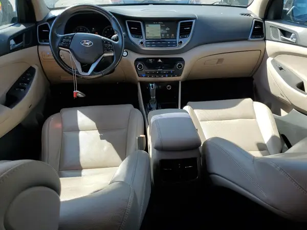 KM8J33A25HU333016 2017 HYUNDAI TUCSON - Image 8