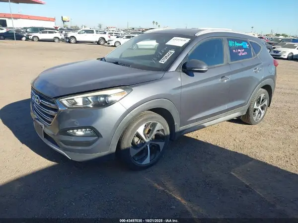 KM8J33A25HU343464 2017 HYUNDAI TUCSON - Image 2