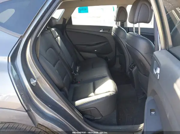 KM8J33A25HU343464 2017 HYUNDAI TUCSON - Image 8