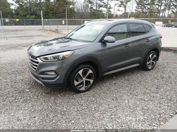KM8J33A25HU355419 2017 HYUNDAI TUCSON - Image 2