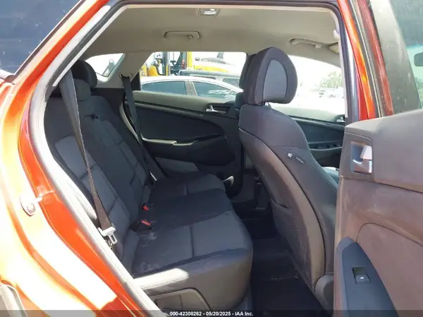 KM8J33A25HU358014 2017 HYUNDAI TUCSON - Image 8