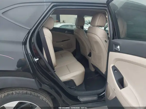KM8J33A25HU368333 2017 HYUNDAI TUCSON - Image 8