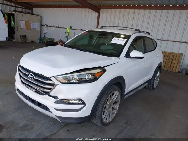 KM8J33A25HU369675 2017 HYUNDAI TUCSON - Image 2