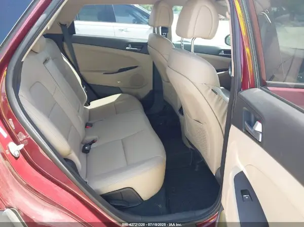 KM8J33A25HU374648 2017 HYUNDAI TUCSON - Image 8