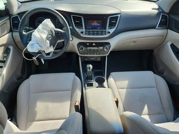 KM8J33A25HU385326 2017 HYUNDAI TUCSON - Image 8