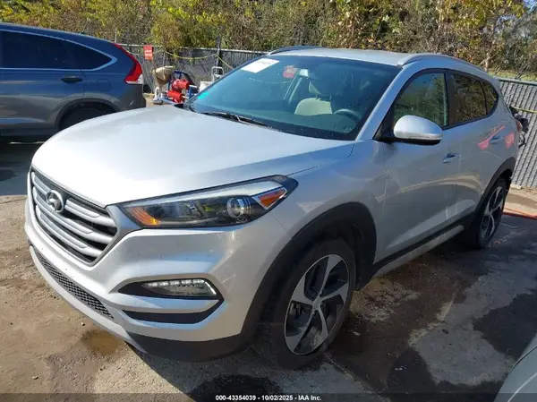 KM8J33A25HU386590 2017 HYUNDAI TUCSON - Image 2