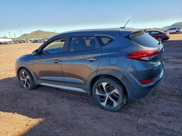 KM8J33A25HU387903 2017 HYUNDAI TUCSON - Image 2