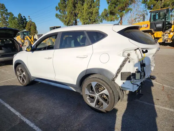 KM8J33A25HU388470 2017 HYUNDAI TUCSON - Image 2