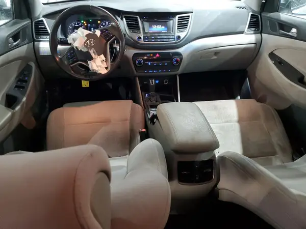 KM8J33A25HU396472 2017 HYUNDAI TUCSON - Image 8