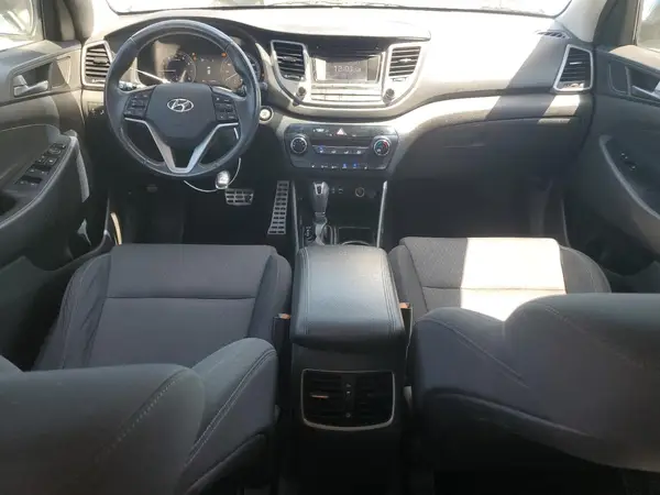 KM8J33A25HU447128 2017 HYUNDAI TUCSON - Image 8