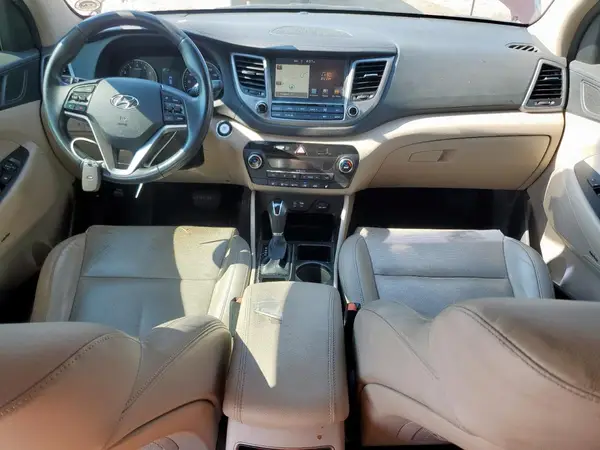 KM8J33A25HU453608 2017 HYUNDAI TUCSON - Image 8