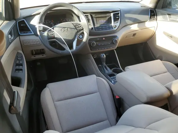 KM8J33A25HU455293 2017 HYUNDAI TUCSON - Image 8