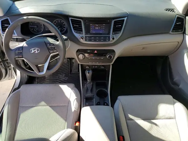 KM8J33A25HU461725 2017 HYUNDAI TUCSON - Image 8