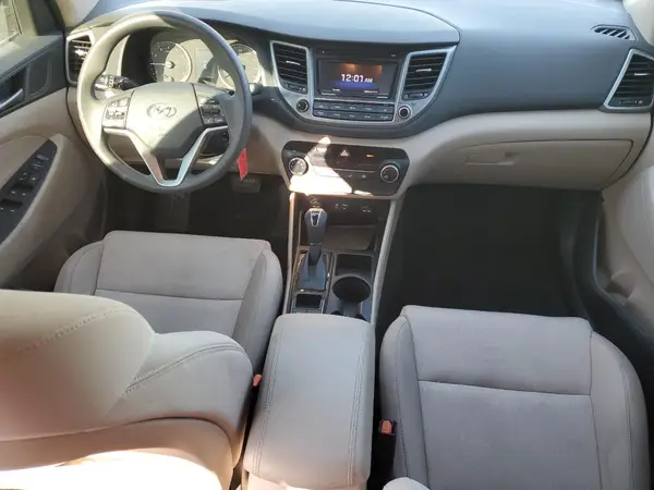 KM8J33A25HU481053 2017 HYUNDAI TUCSON - Image 8