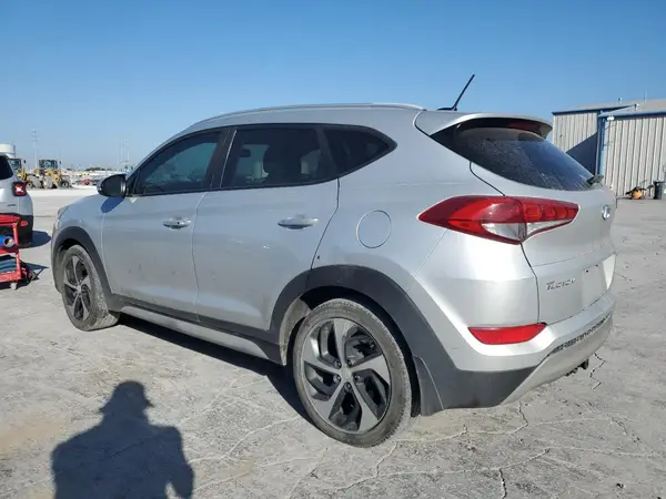 KM8J33A25HU493669 2017 HYUNDAI TUCSON - Image 2