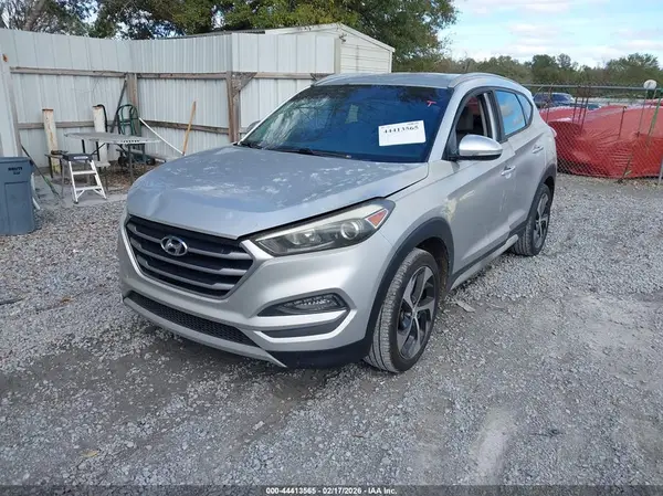 KM8J33A25HU501415 2017 HYUNDAI TUCSON - Image 2